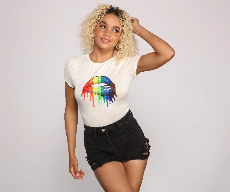 T-Shirts for UFO Believers -  Women's Slit Sleeve T-Shirts-Rainbow Lip Glam Graphic Tee